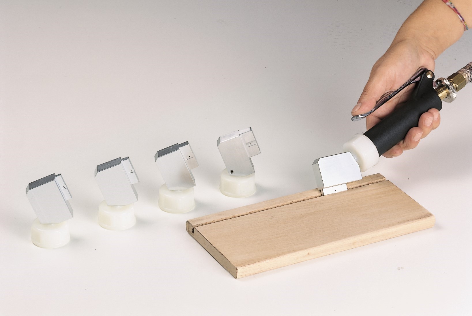 PIZZI lijmsproeier voor groeven