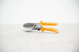 KANTENSCHAAR VOOR PLINTEN